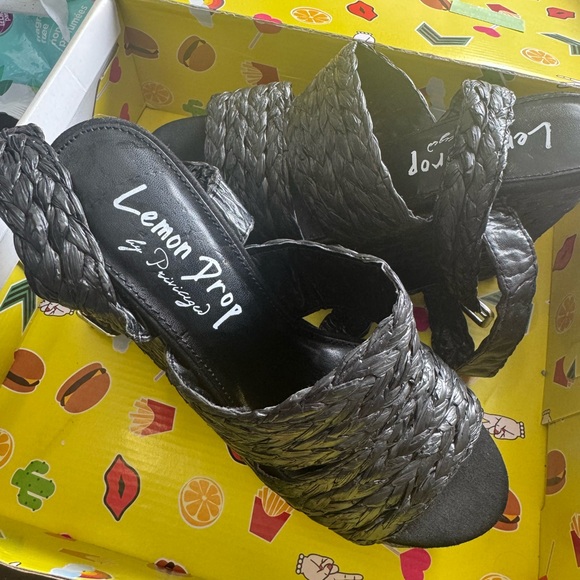 NEW size 7.5 Lemon Drop by Privileged black wedge - Picture 2 of 2